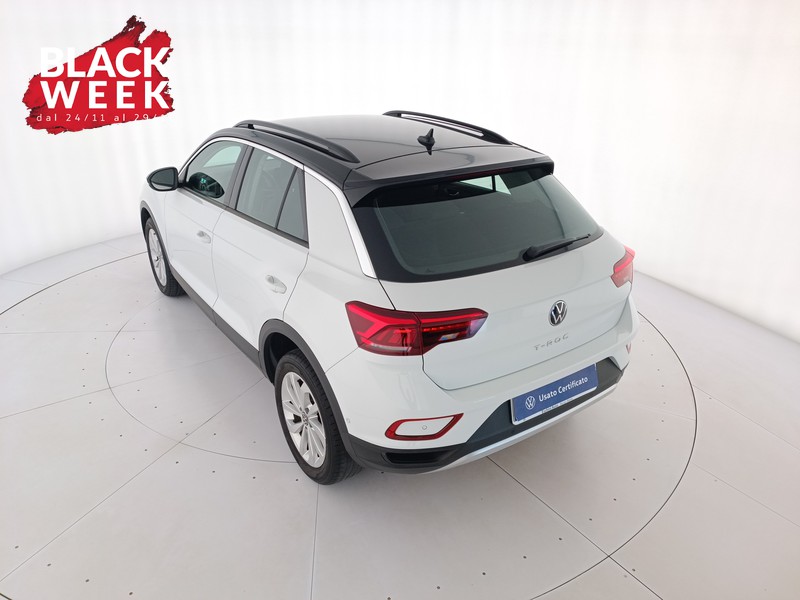 6 - Volkswagen T-Roc 1.0 tsi life 110cv