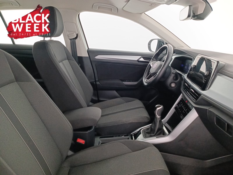 10 - Volkswagen T-Roc 1.0 tsi life 110cv