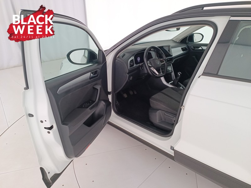 18 - Volkswagen T-Roc 1.0 tsi life 110cv