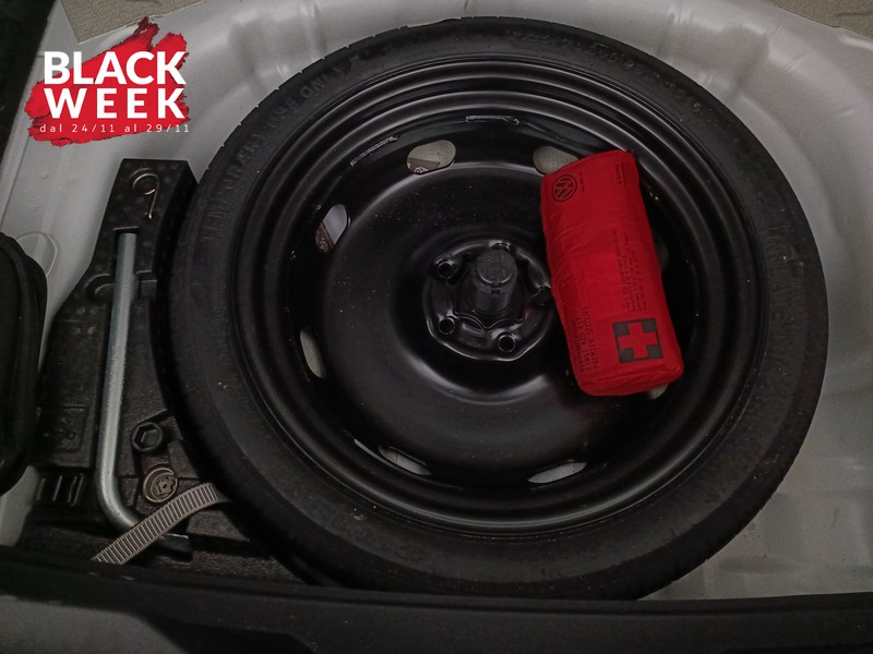 22 - Volkswagen T-Roc 1.0 tsi life 110cv