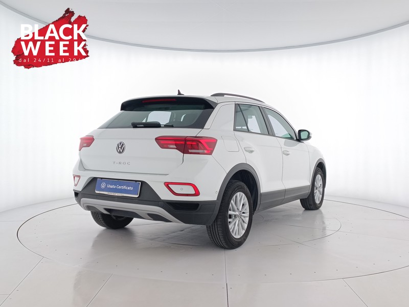 4 - Volkswagen T-Roc 1.0 tsi life 110cv