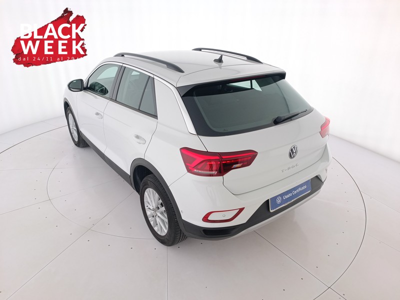 6 - Volkswagen T-Roc 1.0 tsi life 110cv