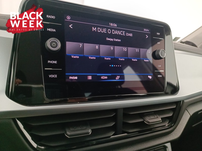 14 - Volkswagen T-Roc 1.0 tsi life 110cv