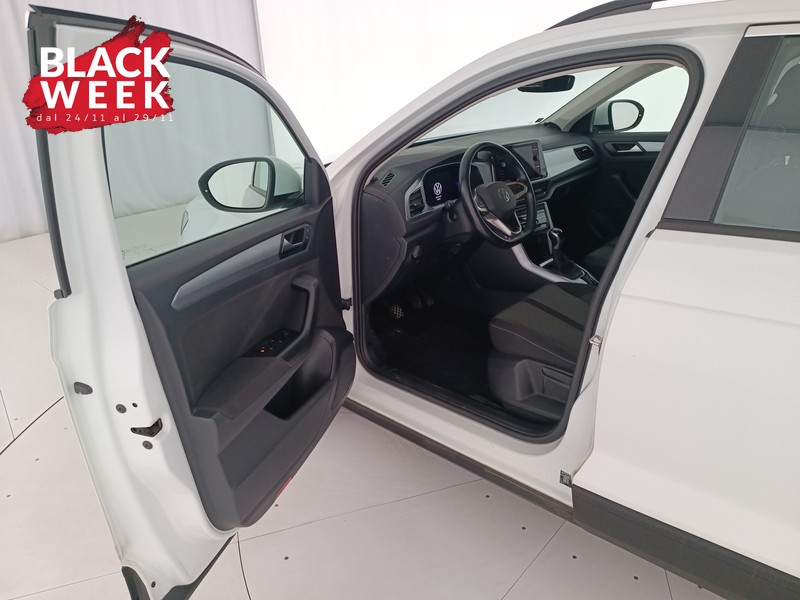 18 - Volkswagen T-Roc 1.0 tsi life 110cv