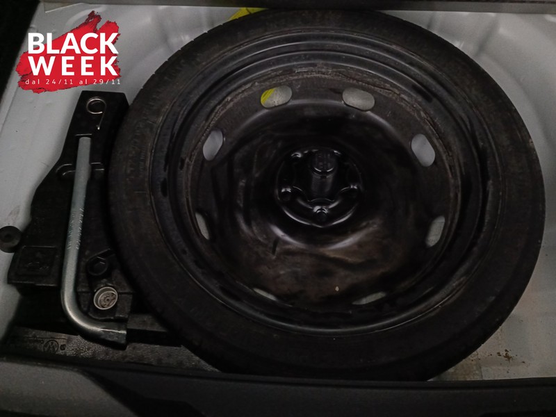 22 - Volkswagen T-Roc 1.0 tsi life 110cv