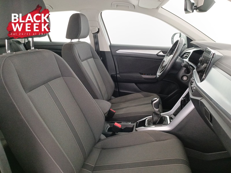 10 - Volkswagen T-Roc 1.0 tsi life 110cv