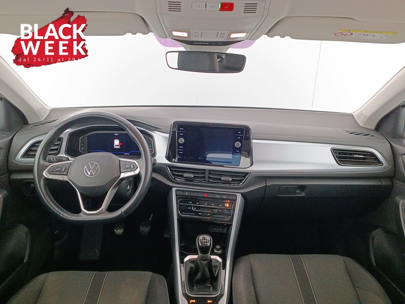 11 - Volkswagen T-Roc 1.0 tsi life 110cv