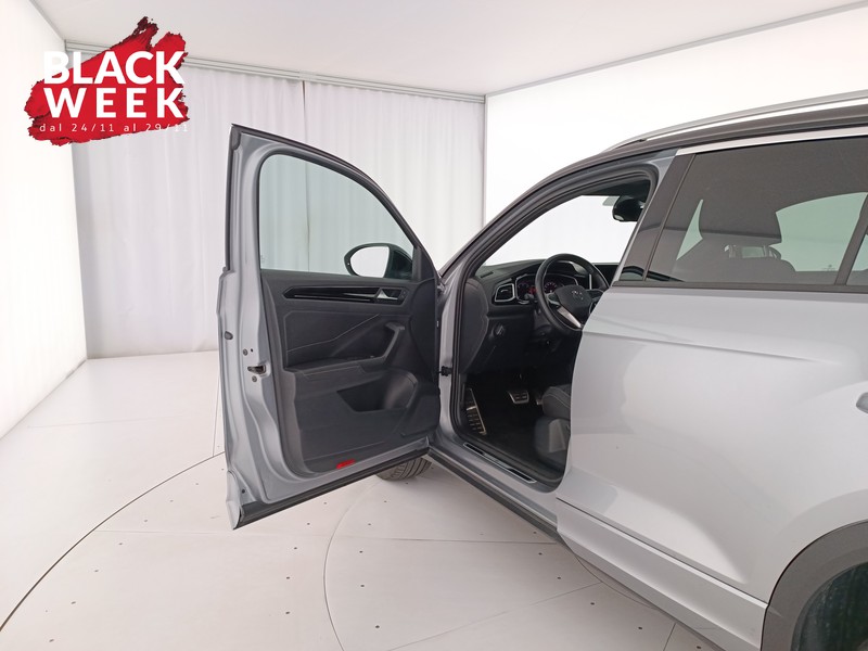 18 - Volkswagen T-Roc 2.0 tdi r-line 150cv dsg