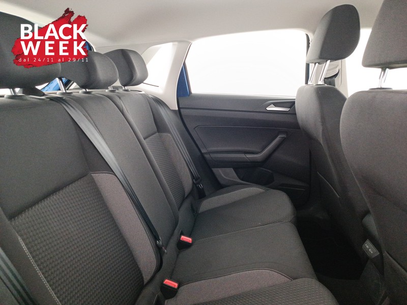 9 - Volkswagen Polo 1.0 tsi life 95cv