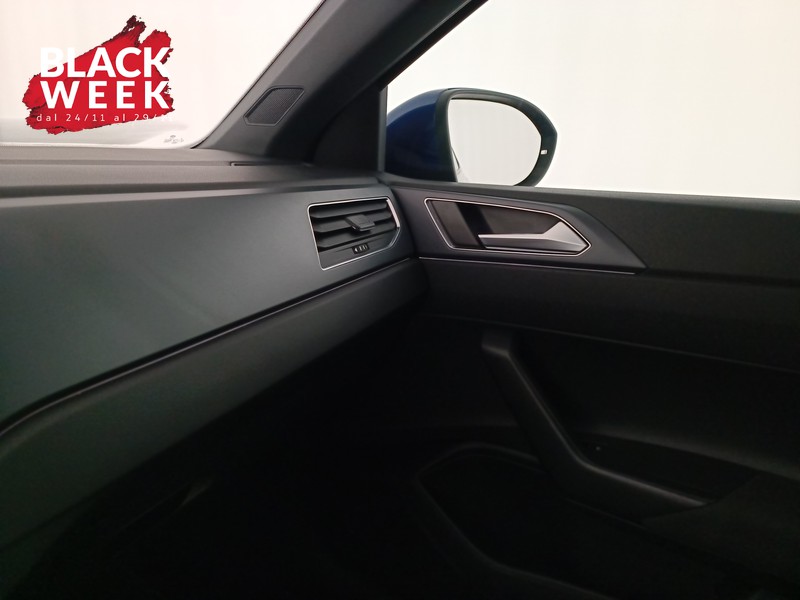 17 - Volkswagen Taigo 1.0 tsi r-line 115cv