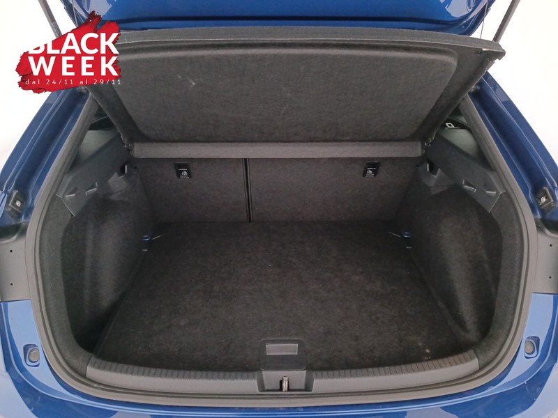 21 - Volkswagen Taigo 1.0 tsi r-line 115cv