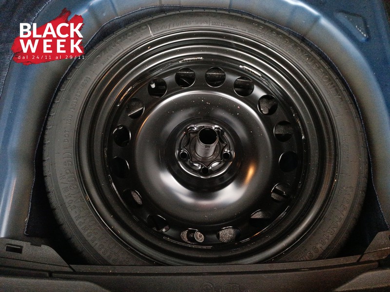 22 - Volkswagen Taigo 1.0 tsi r-line 115cv