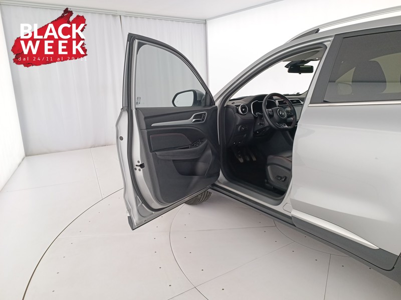 18 - Mg ZS 1.0 luxury