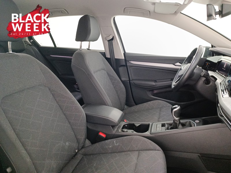 10 - Volkswagen Golf 1.5 tgi life 130cv