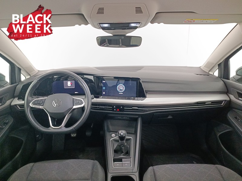 11 - Volkswagen Golf 1.5 tgi life 130cv