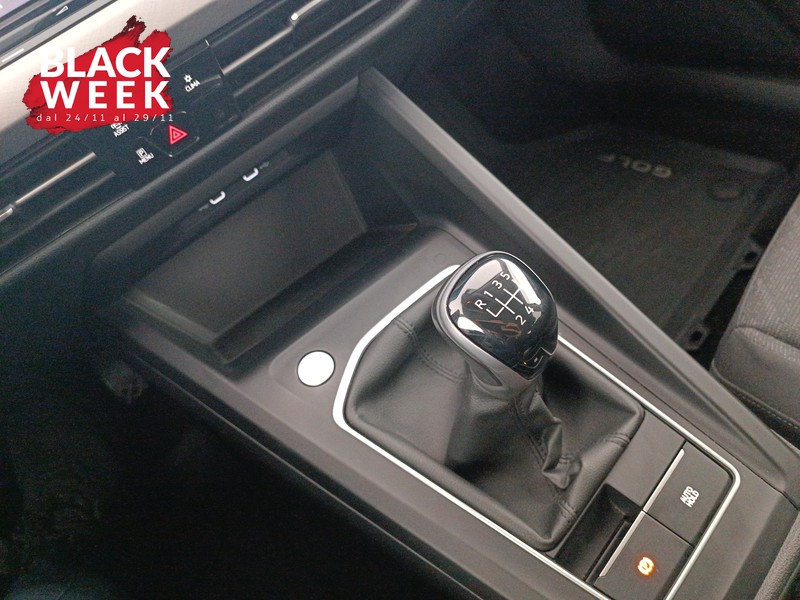 16 - Volkswagen Golf 1.5 tgi life 130cv