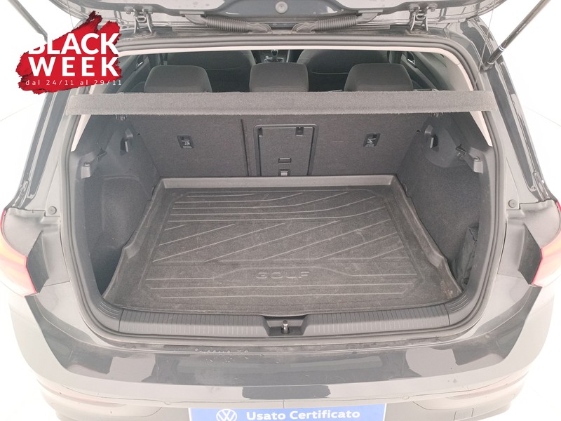 21 - Volkswagen Golf 1.5 tgi life 130cv