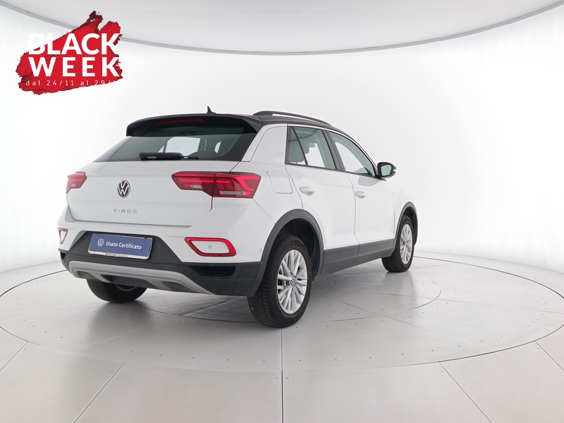 4 - Volkswagen T-Roc 1.0 tsi life 110cv