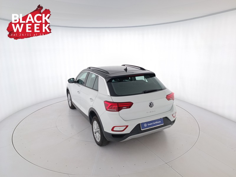 6 - Volkswagen T-Roc 1.0 tsi life 110cv