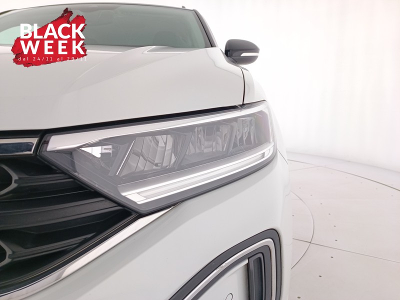 7 - Volkswagen T-Roc 1.0 tsi life 110cv