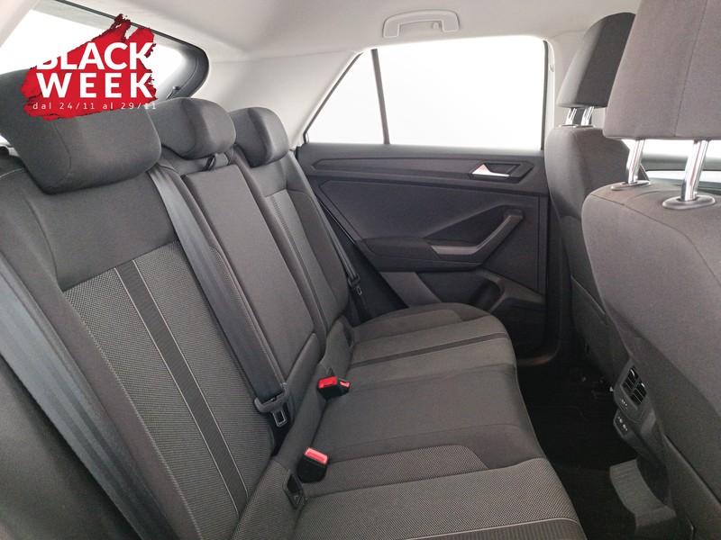 9 - Volkswagen T-Roc 1.0 tsi life 110cv