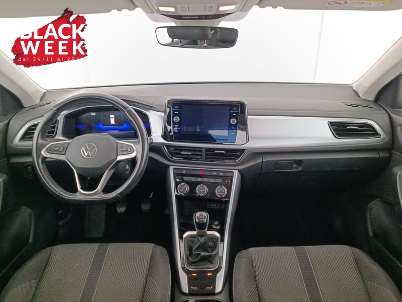 11 - Volkswagen T-Roc 1.0 tsi life 110cv