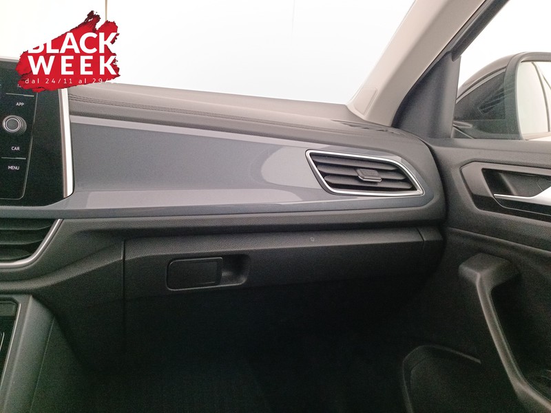 17 - Volkswagen T-Roc 1.0 tsi style 110cv