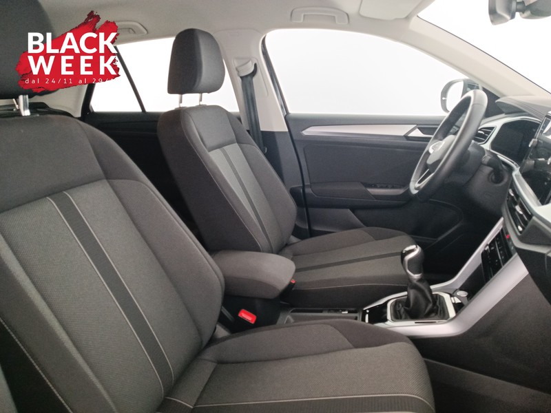 10 - Volkswagen T-Roc 1.0 tsi life 115cv
