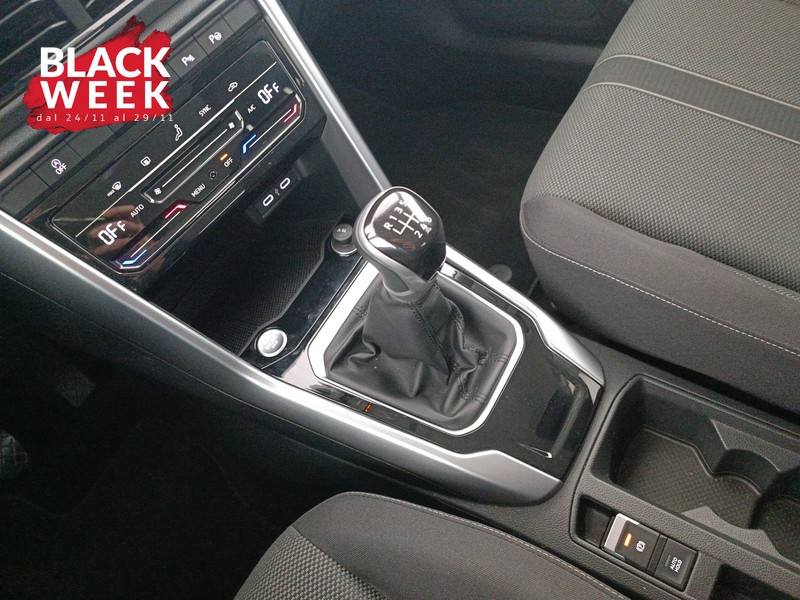 16 - Volkswagen T-Roc 1.0 tsi life 115cv