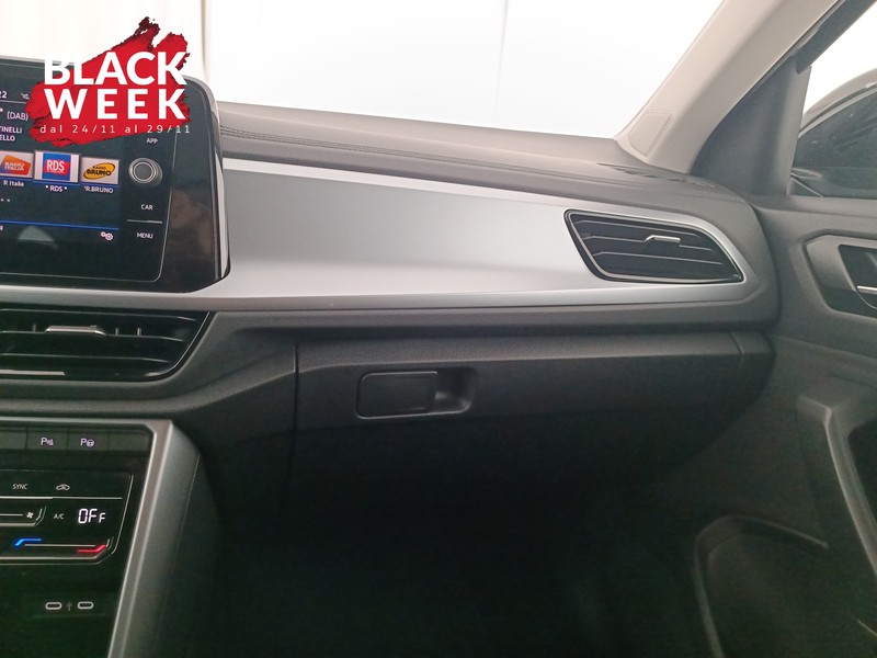 17 - Volkswagen T-Roc 1.0 tsi life 115cv