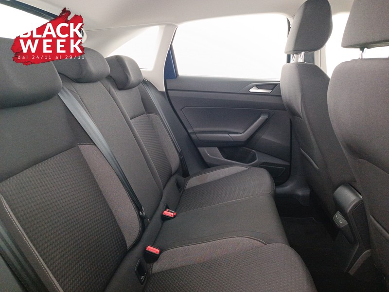 9 - Volkswagen Taigo 1.0 tsi life 110cv