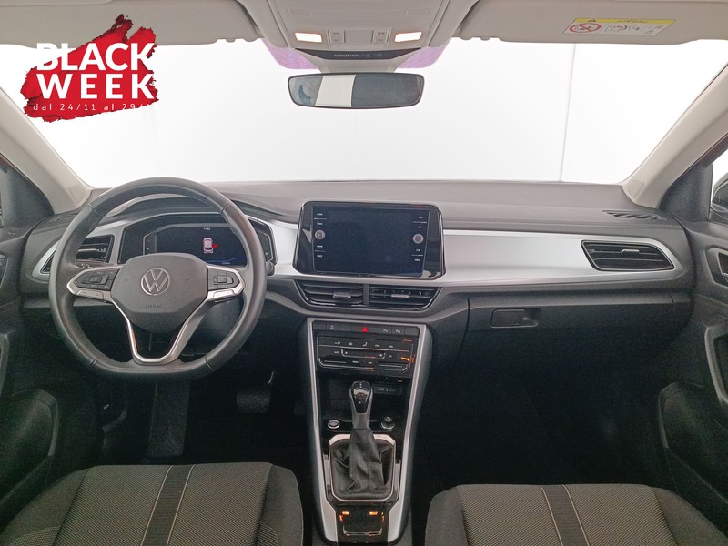 11 - Volkswagen T-Roc 1.5 tsi sport dsg