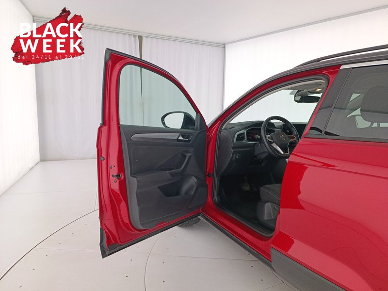 18 - Volkswagen T-Roc 1.5 tsi sport dsg