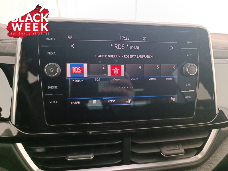 14 - Volkswagen T-Roc 2.0 tdi r-line 115cv