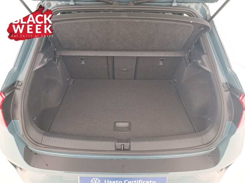 21 - Volkswagen T-Roc 2.0 tdi r-line 115cv