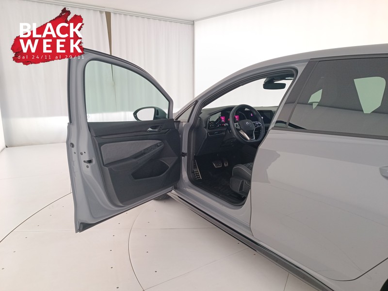 18 - Volkswagen Golf 1.5 etsi evo r-line 150cv dsg