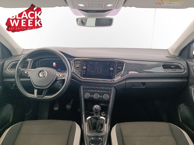 11 - Volkswagen T-Roc 1.6 tdi advanced