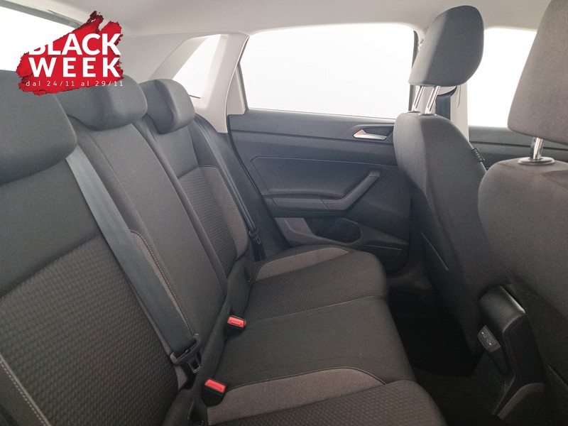 9 - Volkswagen Polo 1.0 tsi life 95cv