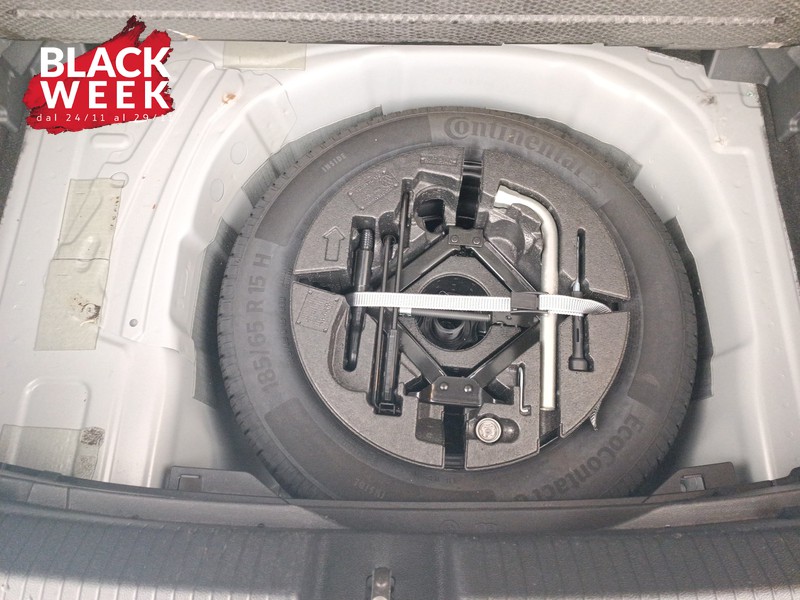 22 - Volkswagen Polo 1.0 tsi life 95cv