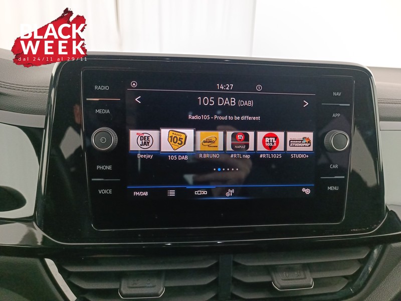 14 - Volkswagen T-Roc 1.0 tsi r-line 110cv