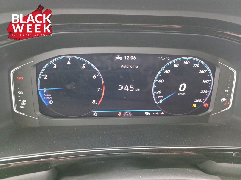 13 - Volkswagen T-Roc 1.0 tsi r-line 110cv