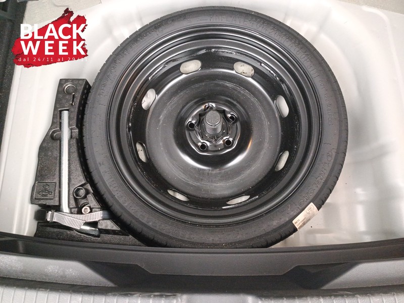 22 - Volkswagen T-Roc 1.0 tsi r-line 110cv