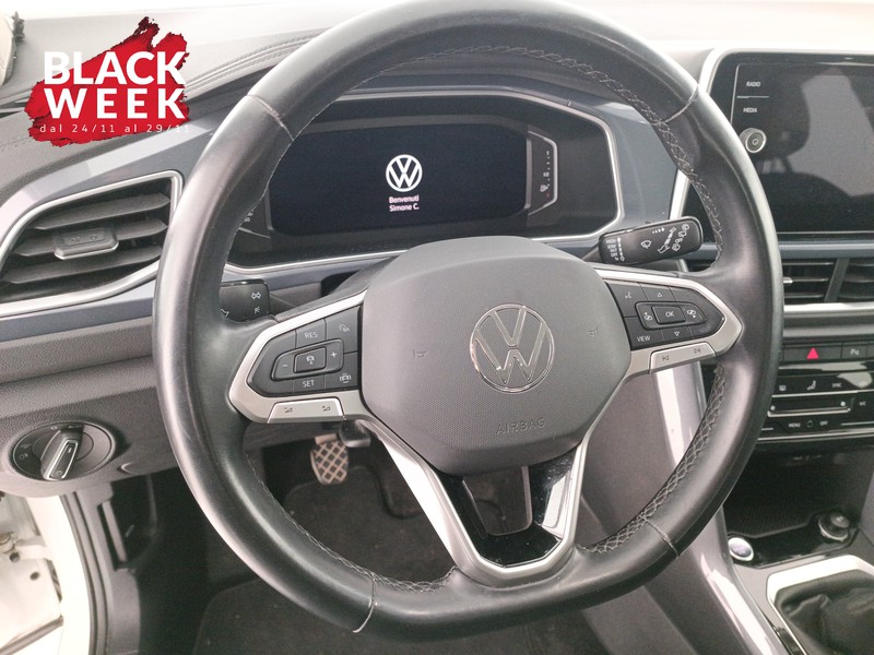12 - Volkswagen T-Roc 1.0 tsi style 110cv