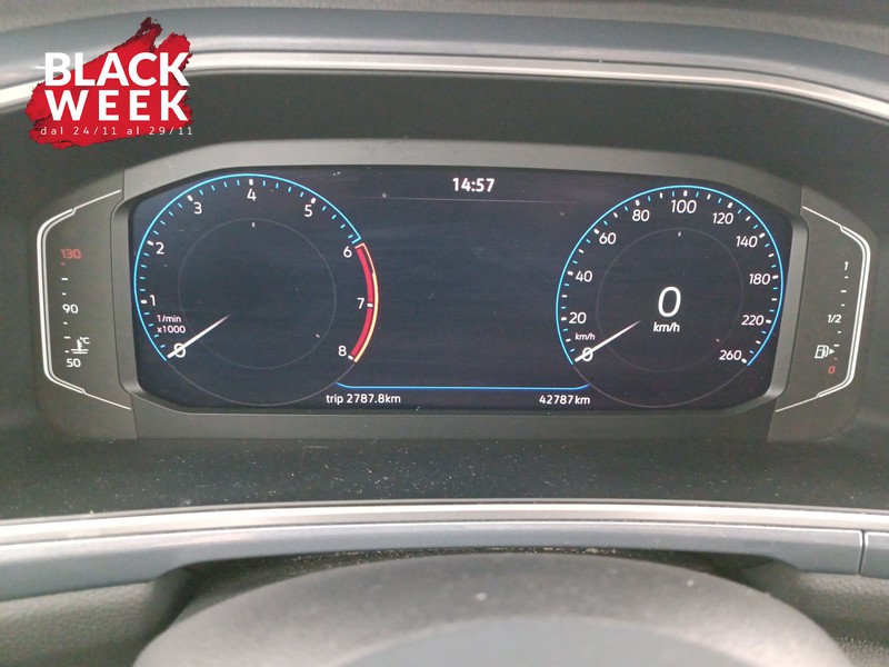 13 - Volkswagen T-Roc 1.0 tsi style 110cv