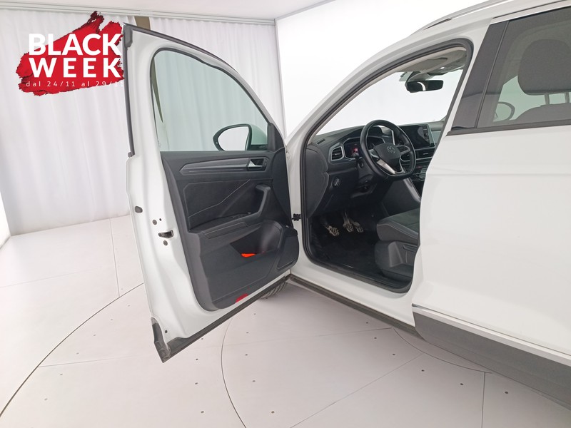 18 - Volkswagen T-Roc 1.0 tsi style 110cv