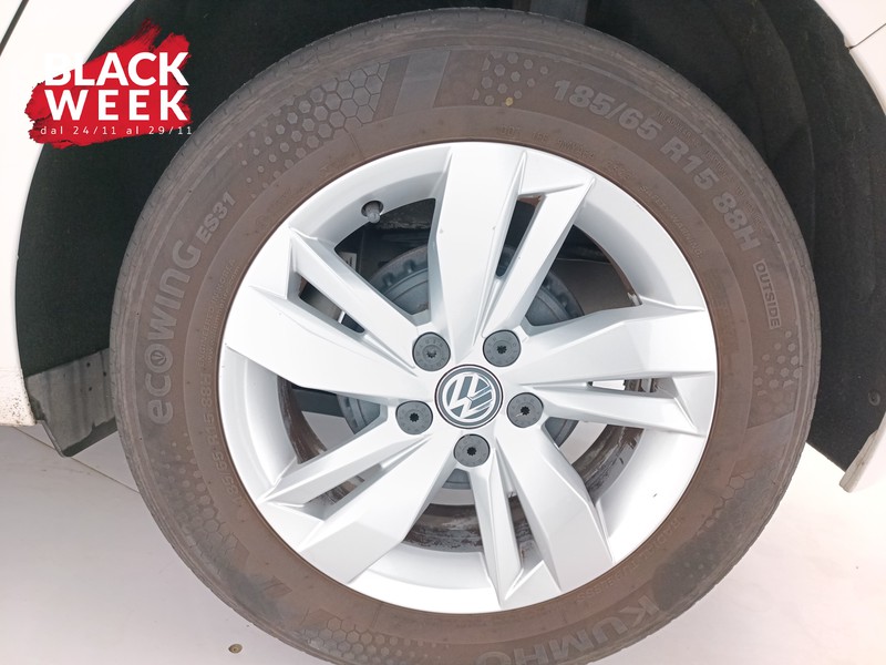 8 - Volkswagen Polo 5p 1.0 mpi comfortline 75cv