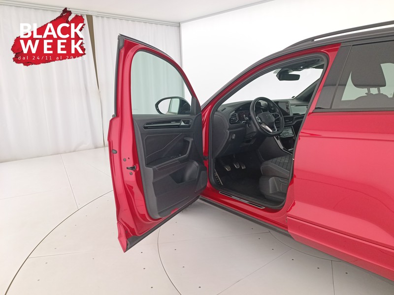 19 - Volkswagen T-Roc 2.0 tdi r-line 115cv