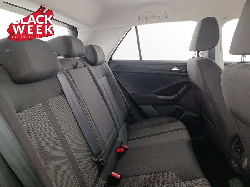 9 - Volkswagen T-Roc 1.5 tsi life