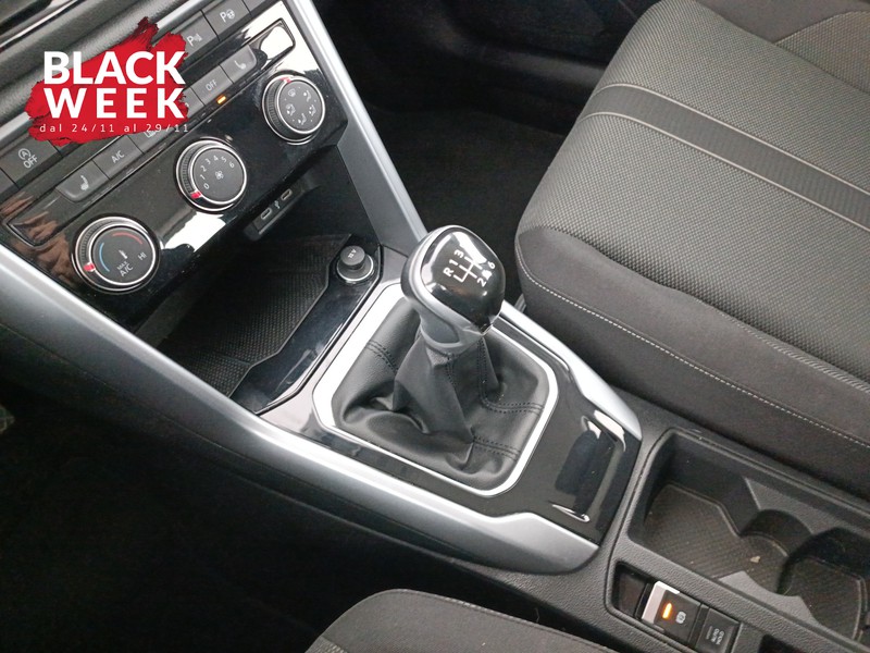 16 - Volkswagen T-Roc 1.5 tsi life