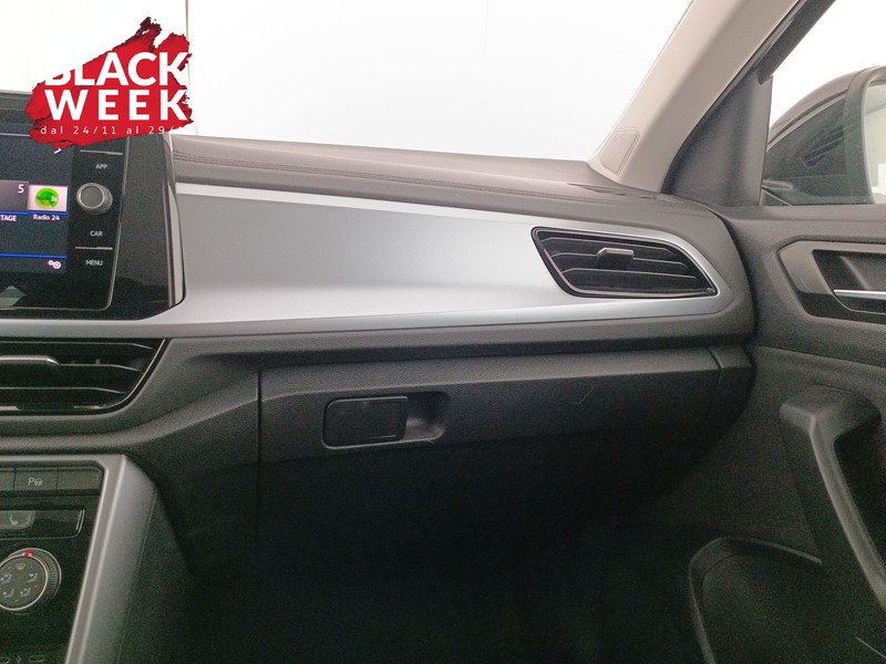 17 - Volkswagen T-Roc 1.5 tsi life